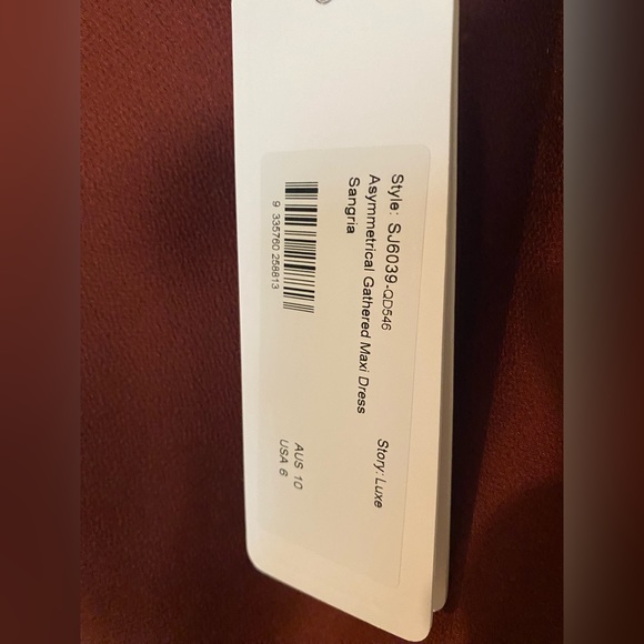 Shona Joy Luxe Asymmetrical Gathered Maxi Dress Sangria Size- US 6 - Picture 7 of 8